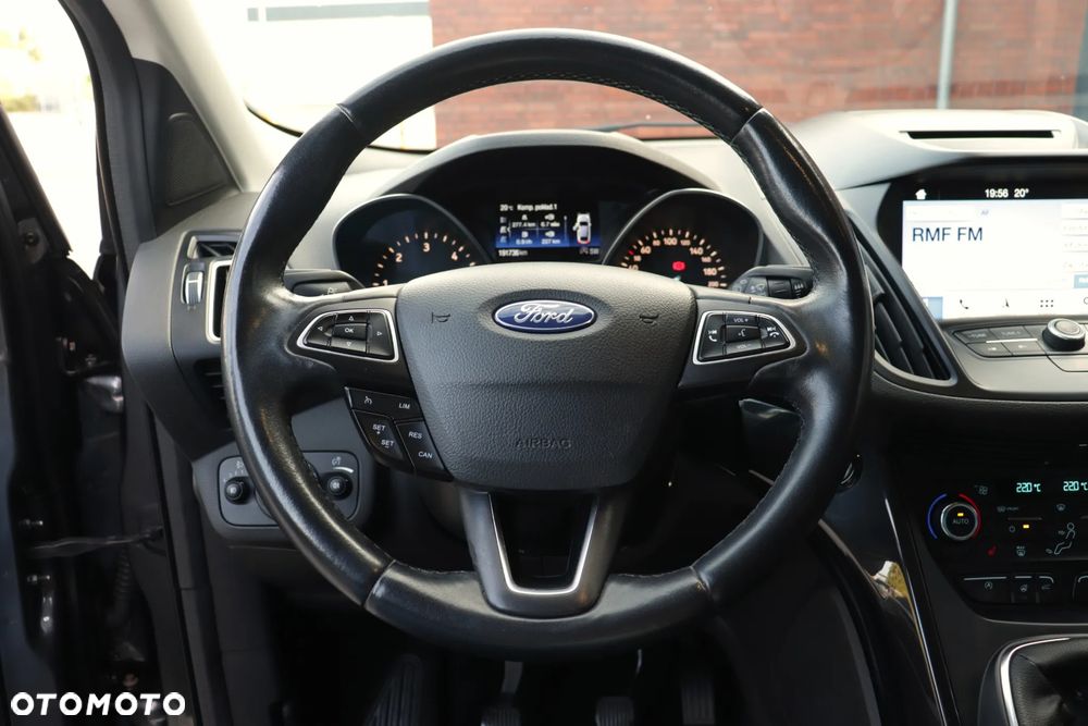 Ford Kuga 2.0 TDCi 2x4 Titanium - 18