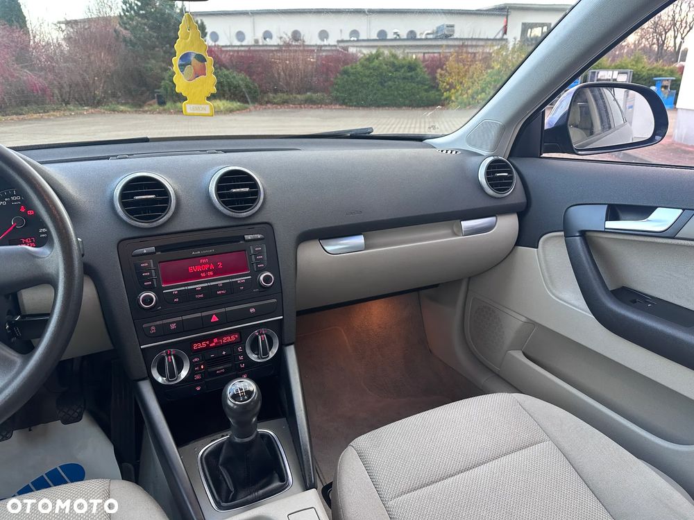 Audi A3 Sportback 1.6 TDI DPF Attraction - 29