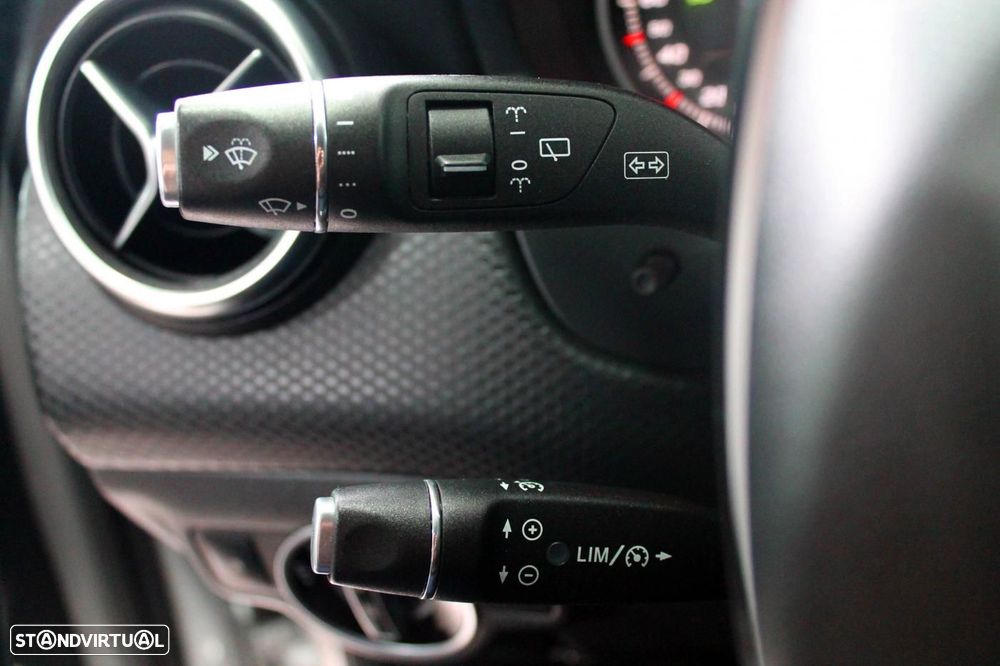 Mercedes-Benz A 180 d AMG Line - 21