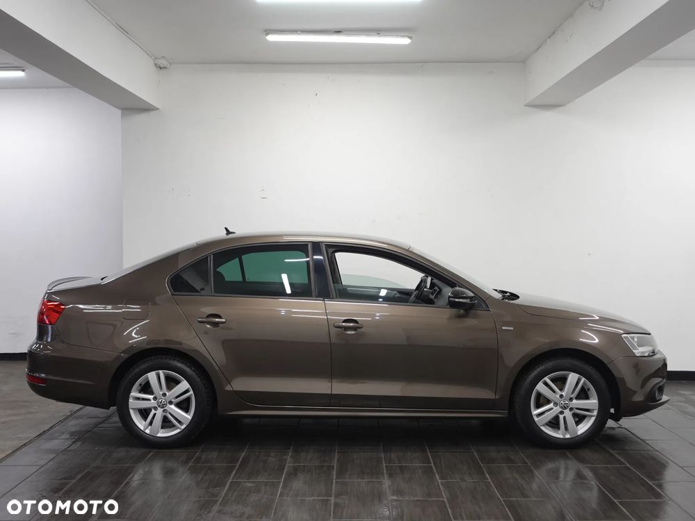 Volkswagen Jetta 1.4 TSI DSG Match - 10