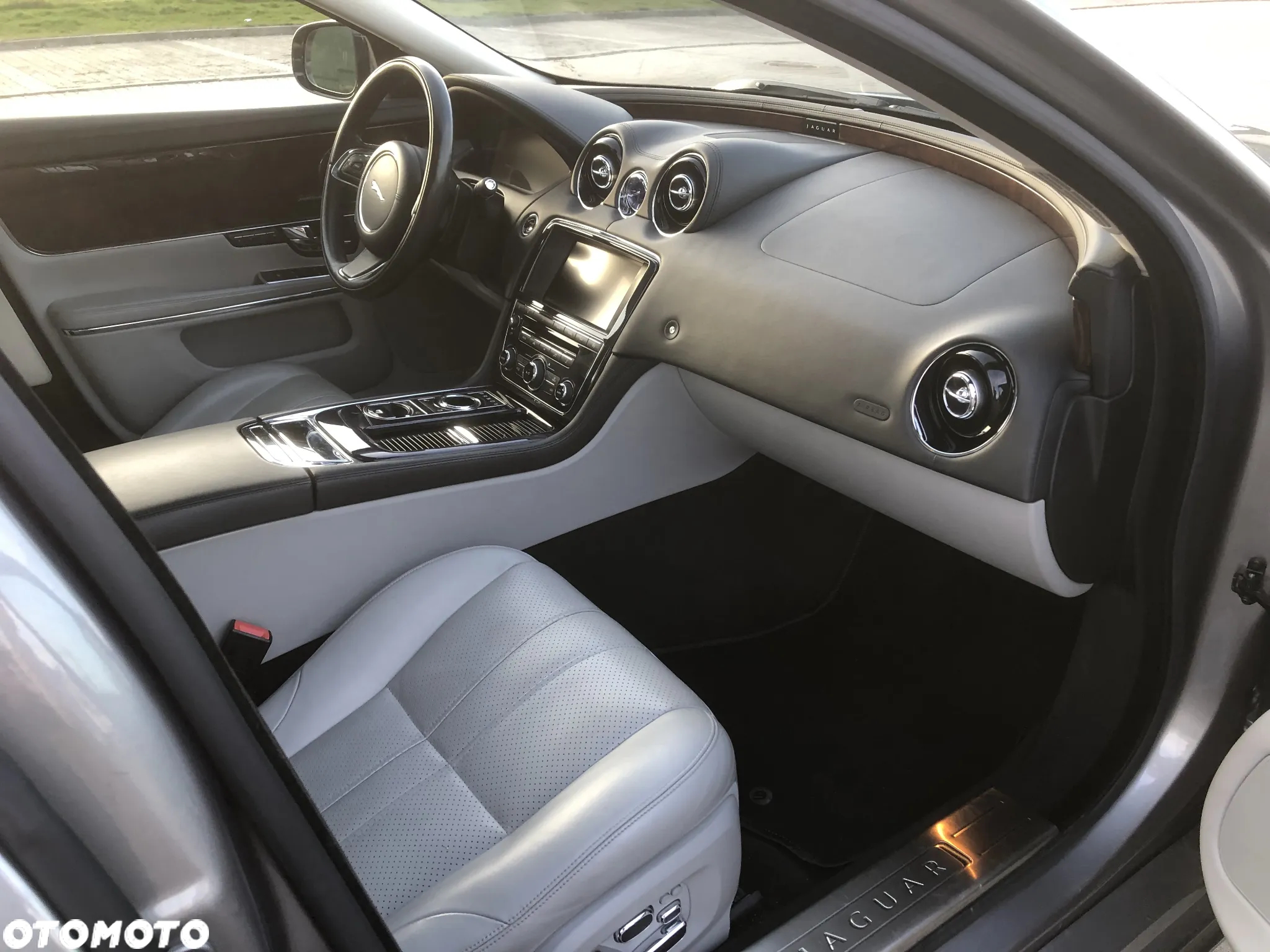 Jaguar XJ 3.0 V6 Kompressor Premium Luxury - 11