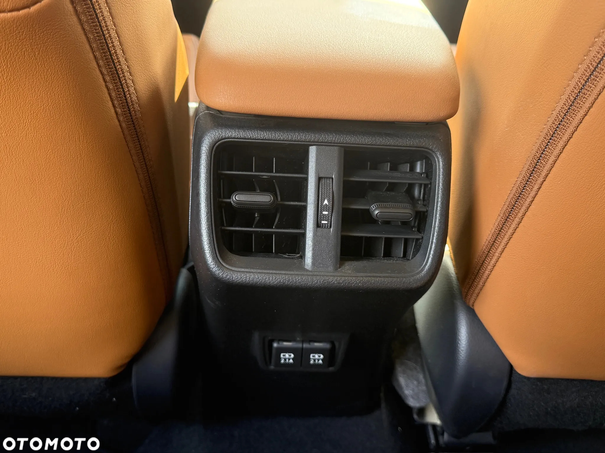 Lexus UX 250h (E-FOUR) Executive Line - 28