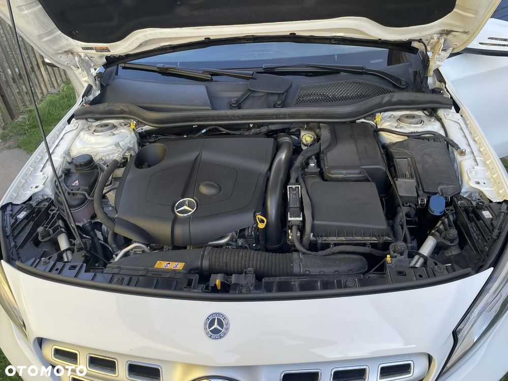 Mercedes-Benz GLA 200 d 4Matic 7G-DCT UrbanStyle Edition - 5
