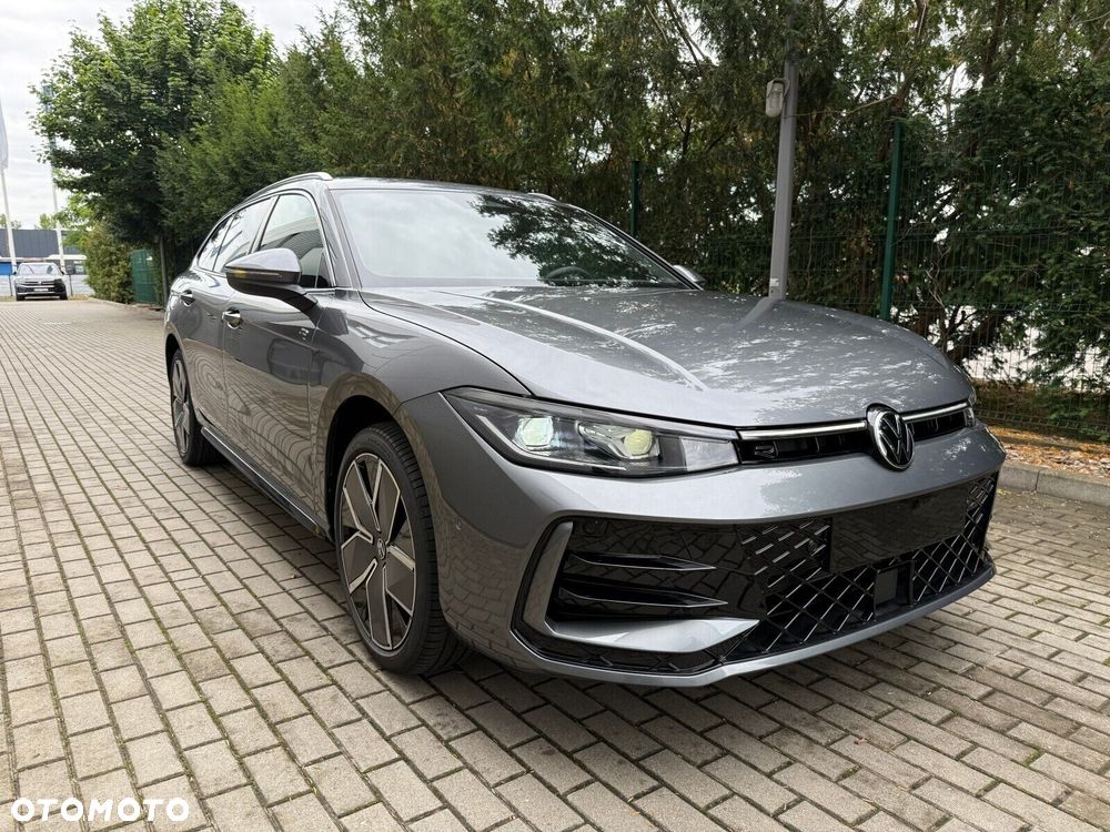 Volkswagen Passat Variant 1.5 TSI eHybrid PHEV 200kW R-Line Plus DSG - 8