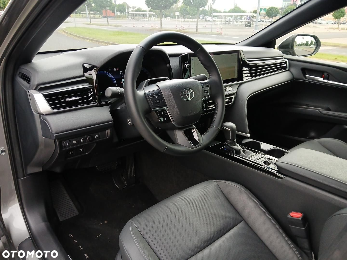 Toyota Camry - 21