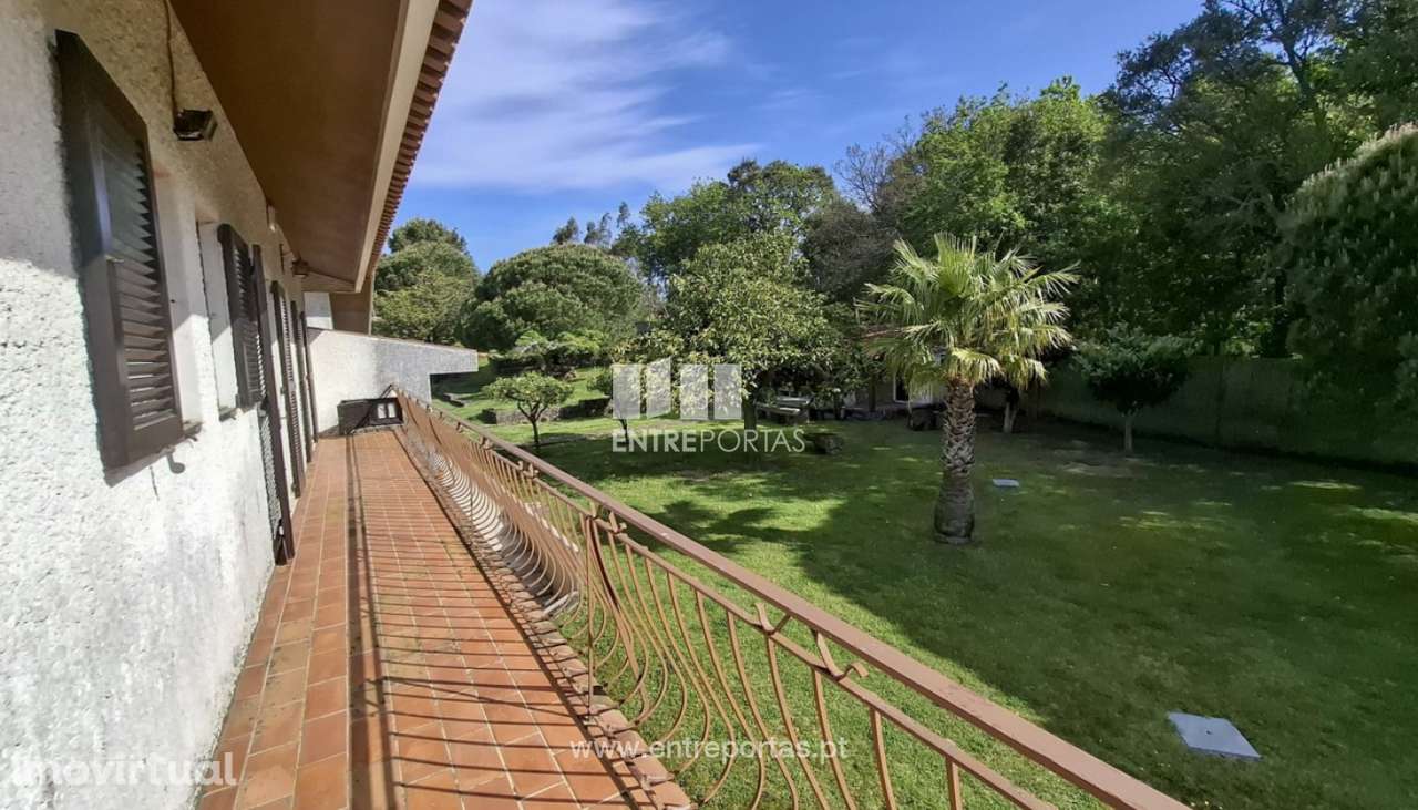 Venda de Moradia V5 individual, com 5530m2 terreno, Terroso, P. Varzim - Grande imagem: 2/33