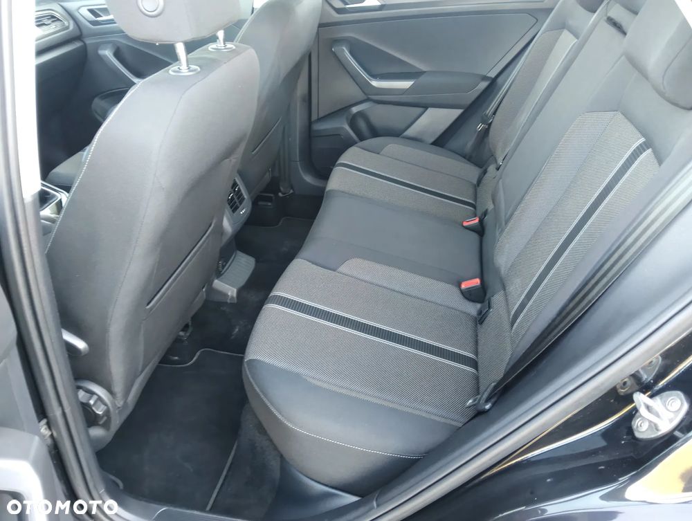 Volkswagen T-Roc - 11