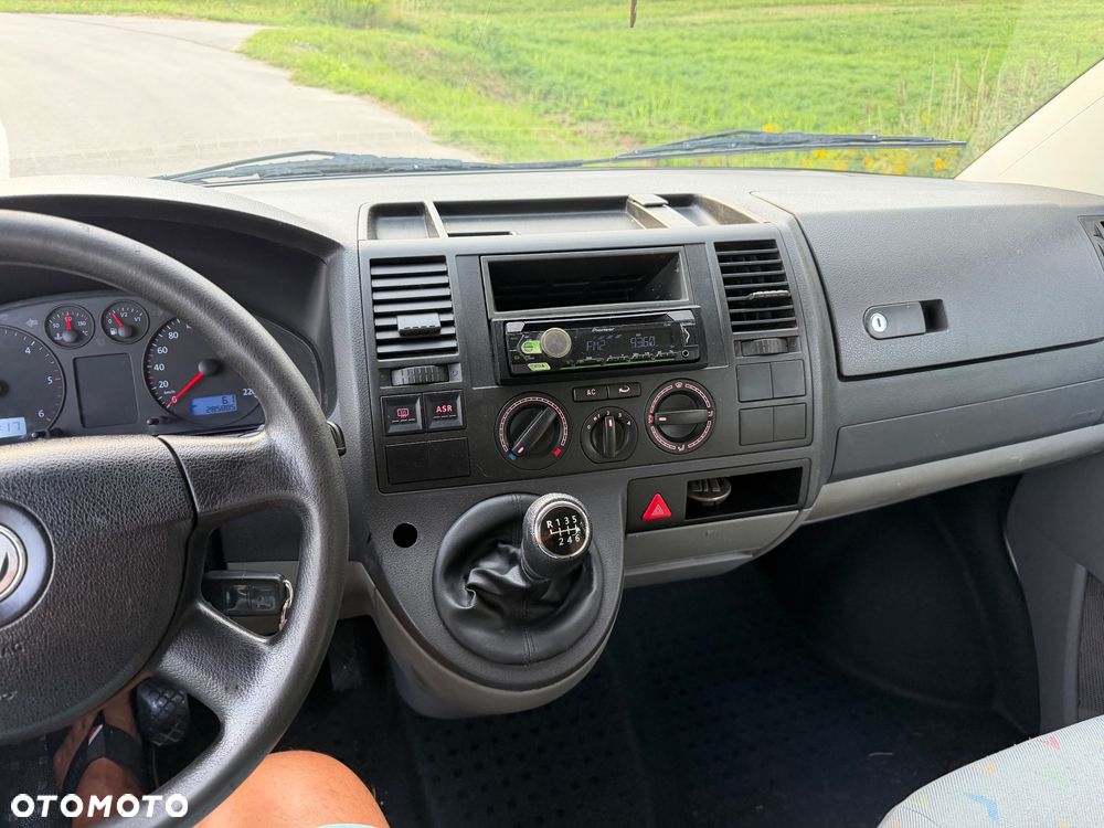 Volkswagen Transporter - 9