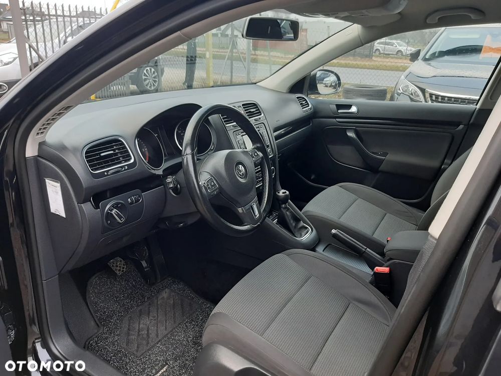 Volkswagen Golf 1.6 TDI DPF Highline - 17