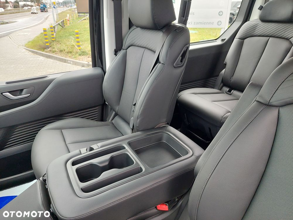 Hyundai Staria 1.6 T-GDI HEV Smart VIP - 10