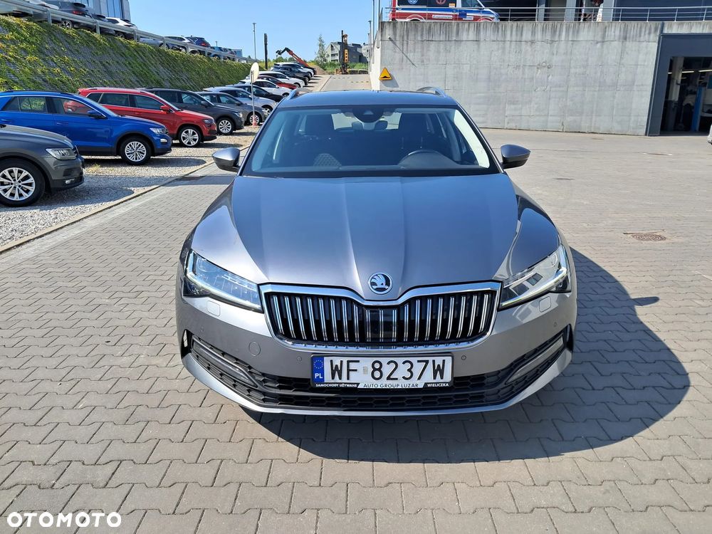 Skoda Superb 2.0 TDI SCR Ambition DSG - 9