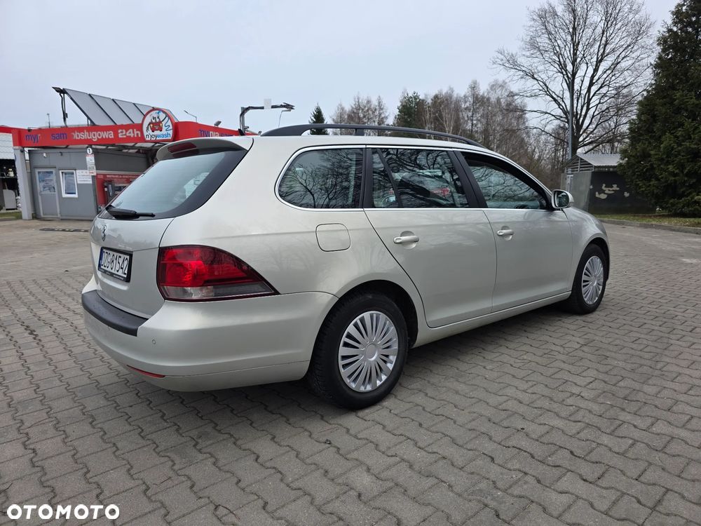 Volkswagen Golf - 6