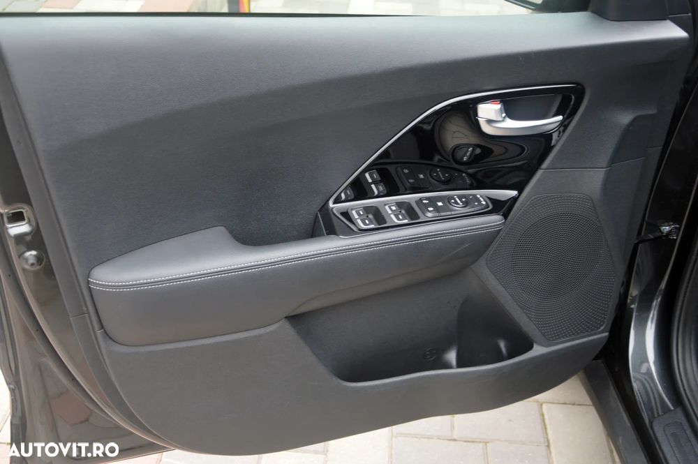 Kia Niro 1.6 GDI PHEV 2WD OPF Aut. Spirit - 33