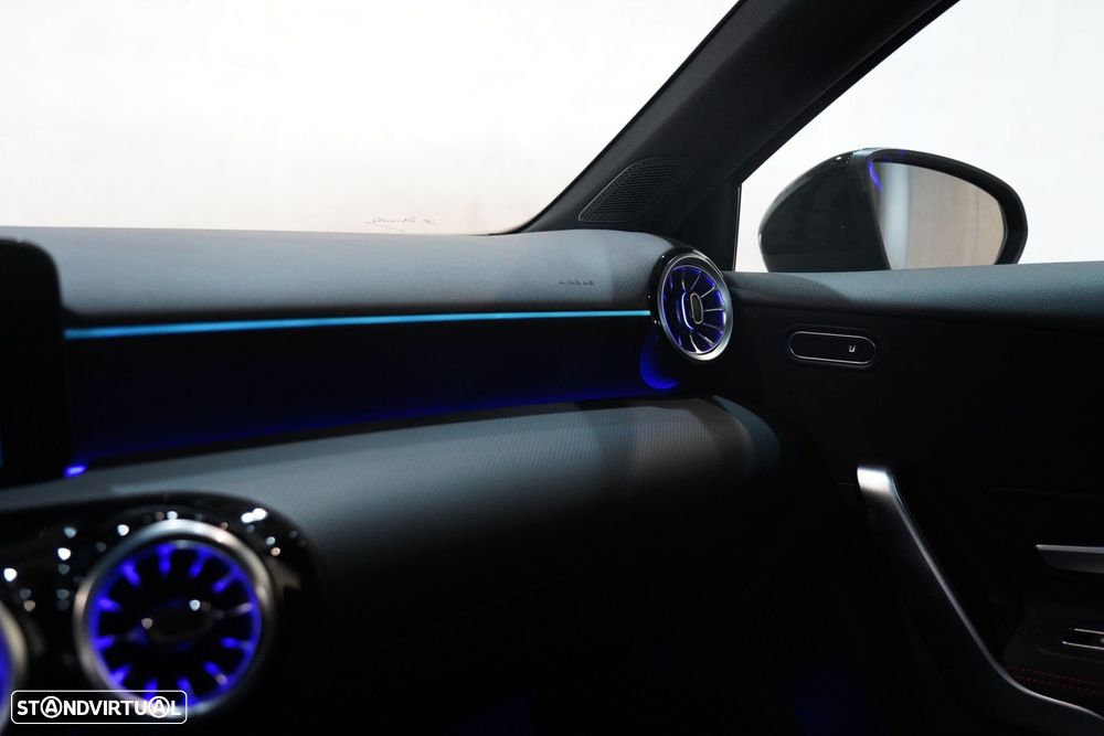 Mercedes-Benz A 200 7G-DCT AMG Line - 27