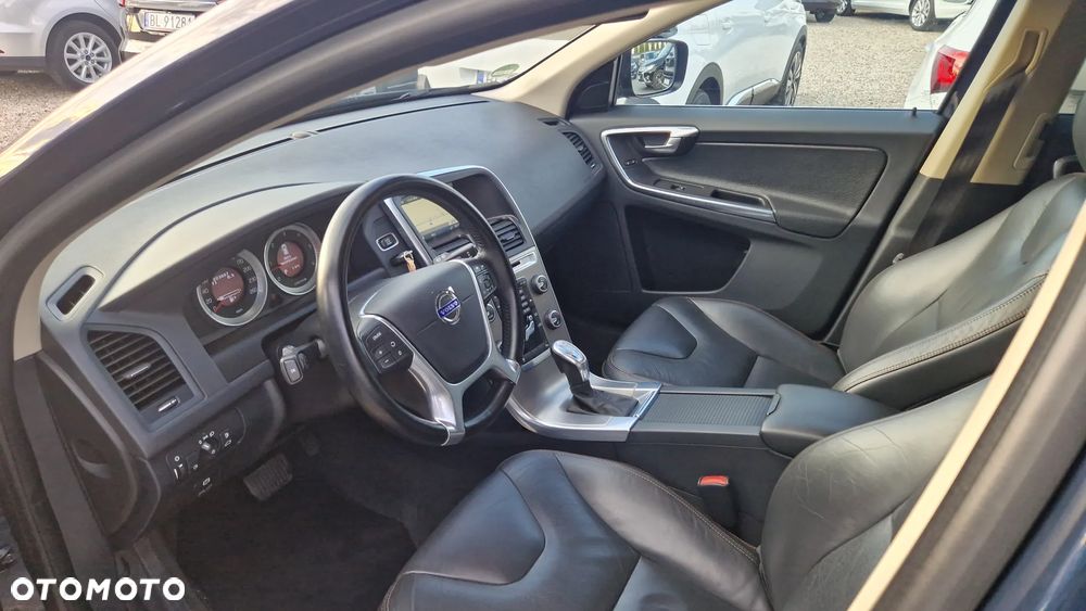 Volvo XC 60 D4 Geartronic Momentum - 14