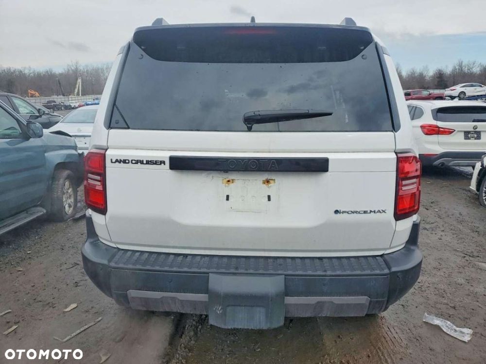 Toyota Land Cruiser - 5