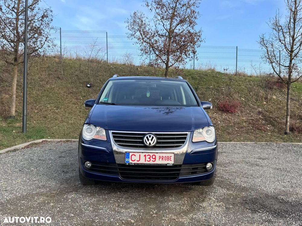 Volkswagen Touran 1.9 TDI DSG Highline - 2