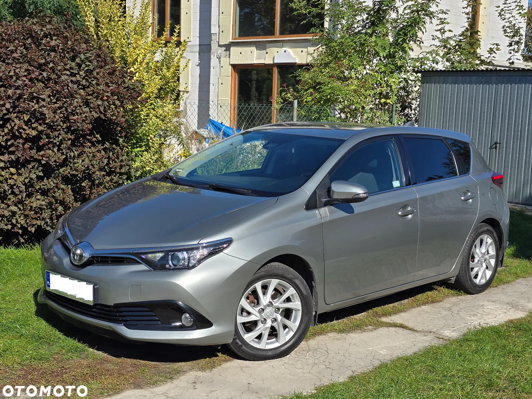 Toyota Auris 1.6 Premium - 14