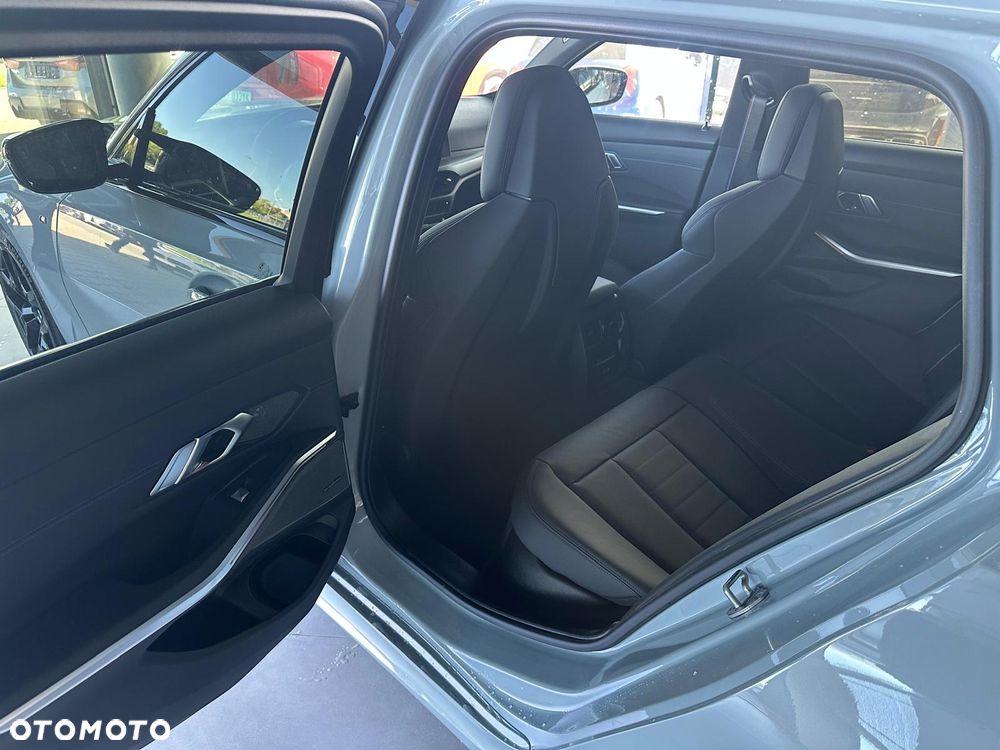 BMW Seria 3 - 25