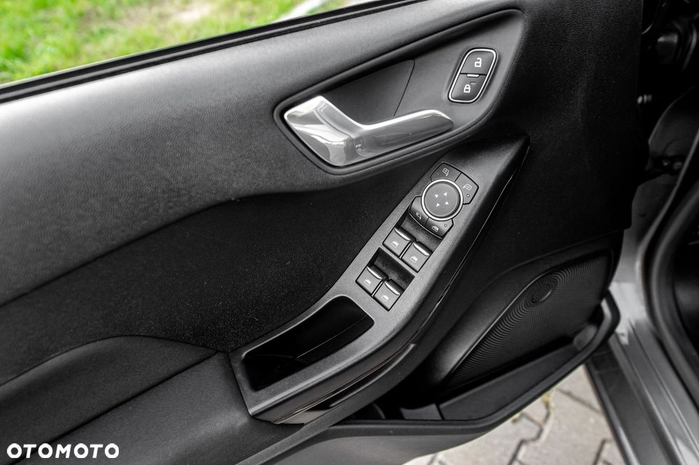 Ford Fiesta 1.0 EcoBoost S&S TITANIUM X - 21