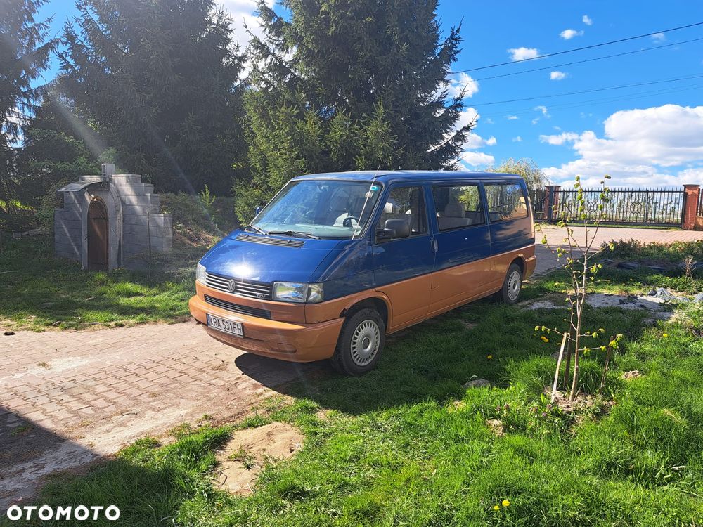 Volkswagen Caravelle - 1