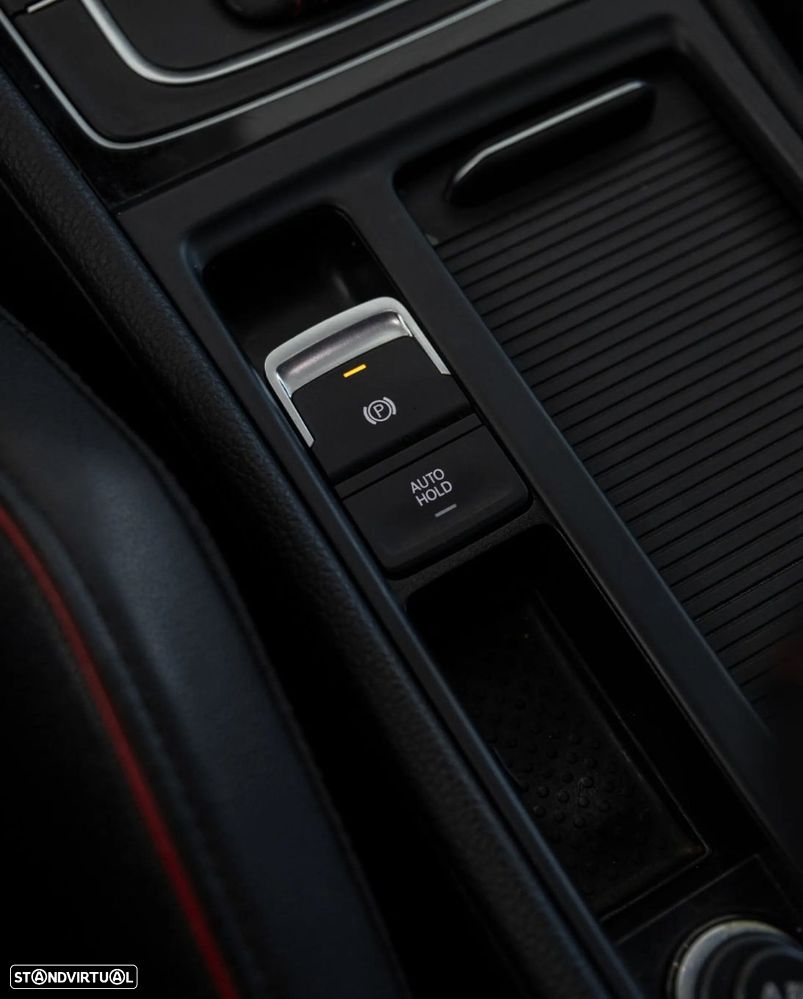 VW Golf 2.0 TSi GTI DSG - 26