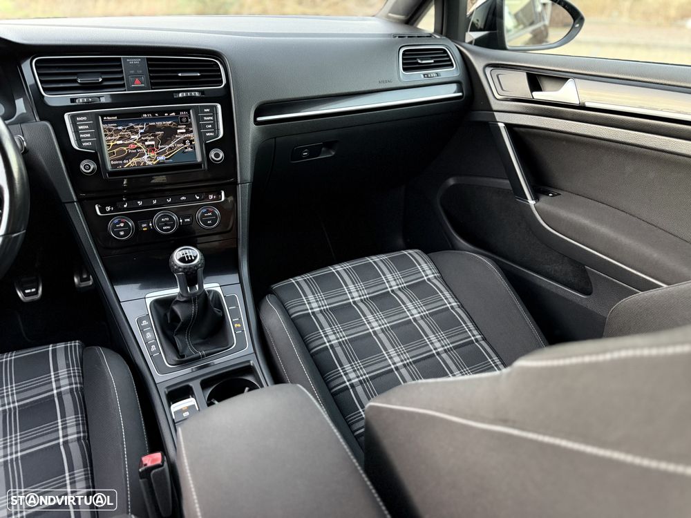 VW Golf 2.0 TDi GTD - 9