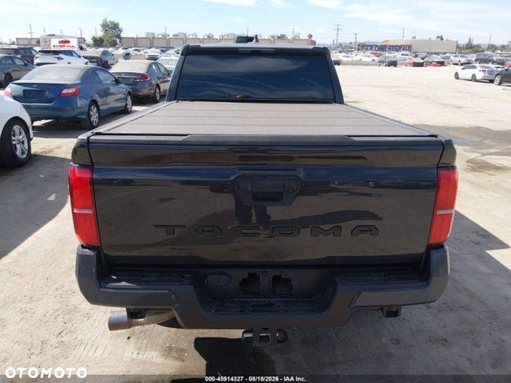 Toyota Tacoma - 4