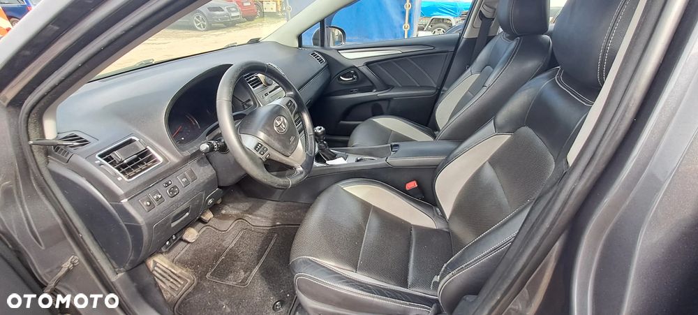 Toyota Avensis 1.8 Comfort - 8