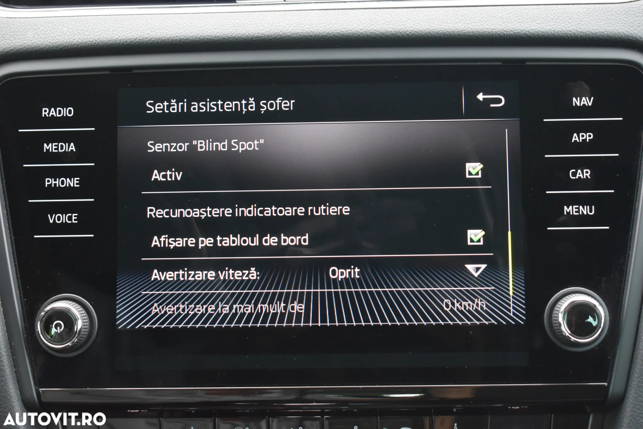 Skoda Octavia 2.0 TDI DSG Ambition - 30