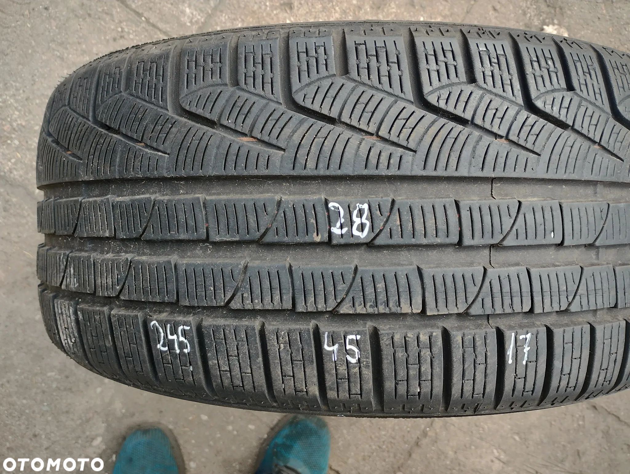 Pirelli 245/45/17 nr 28 - 1