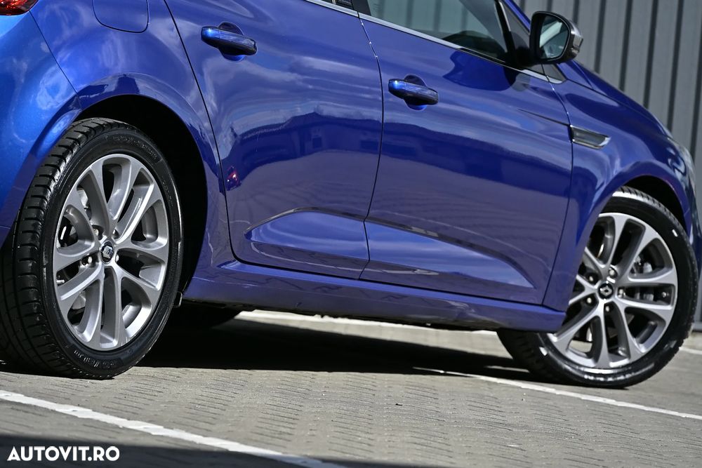 Renault Megane ENERGY TCe 205 EDC GT - 39