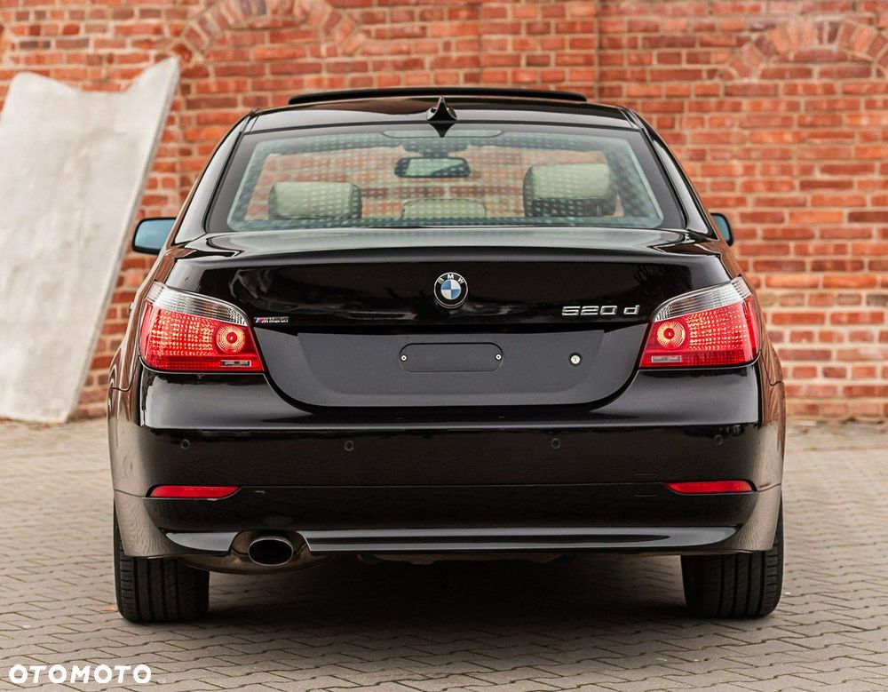 BMW Seria 5 520d Special Edition - 16