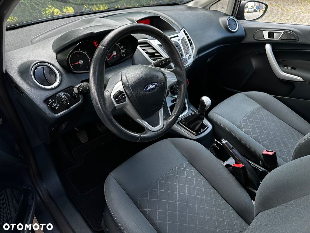 Ford Fiesta 1.25 Ambiente - 23