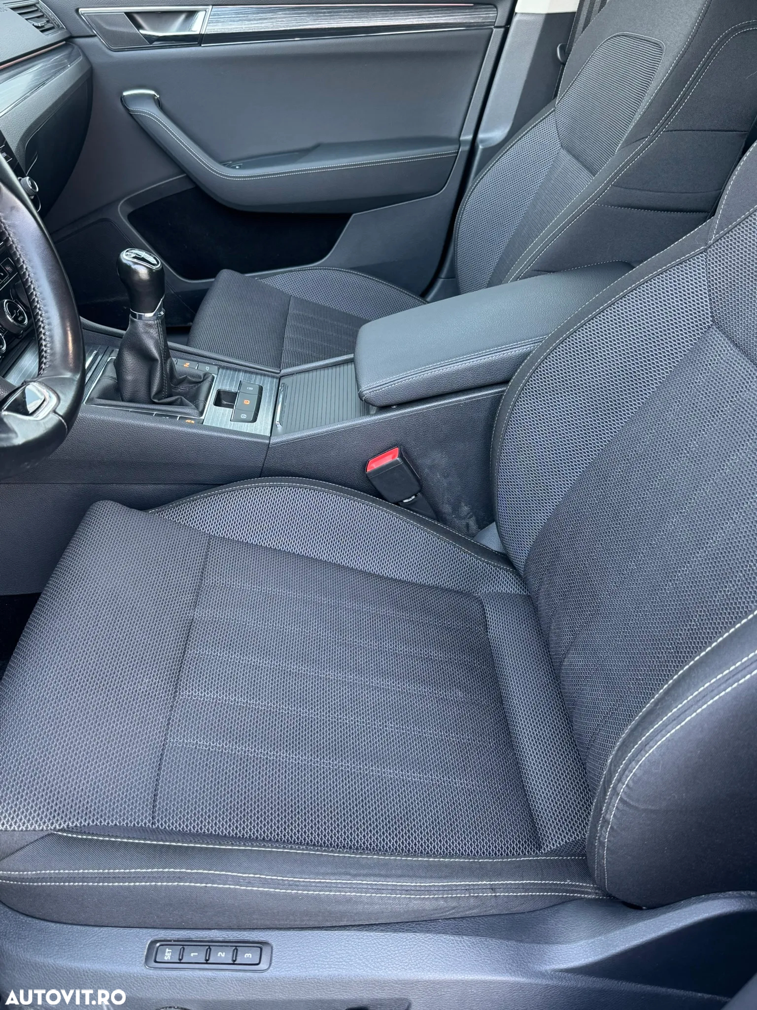 Skoda Superb 2.0 TDI Style - 22