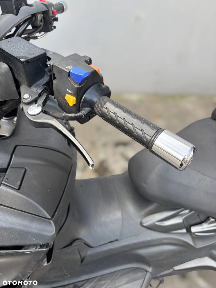Suzuki Burgman - 14