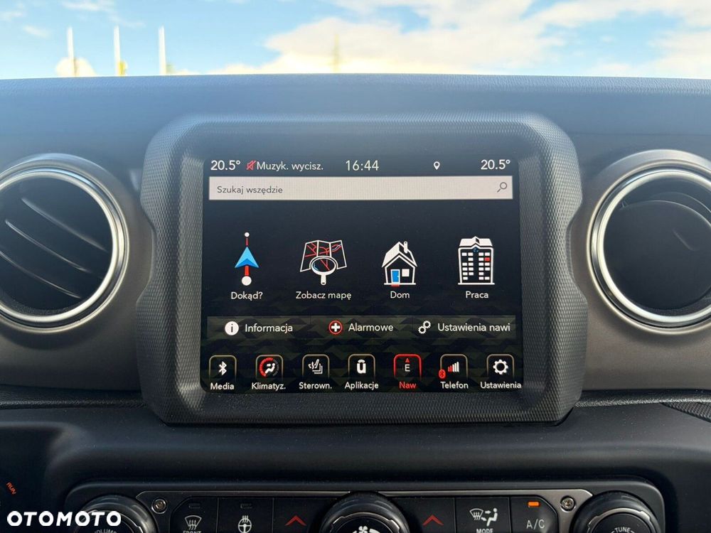 Jeep Wrangler - 12