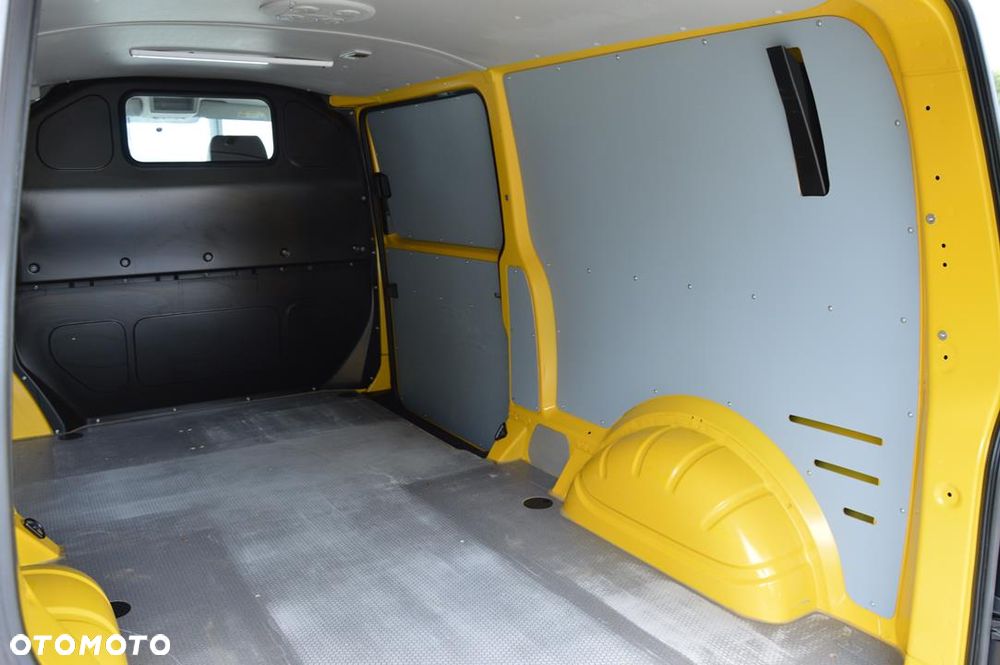 Volkswagen Transporter - 28