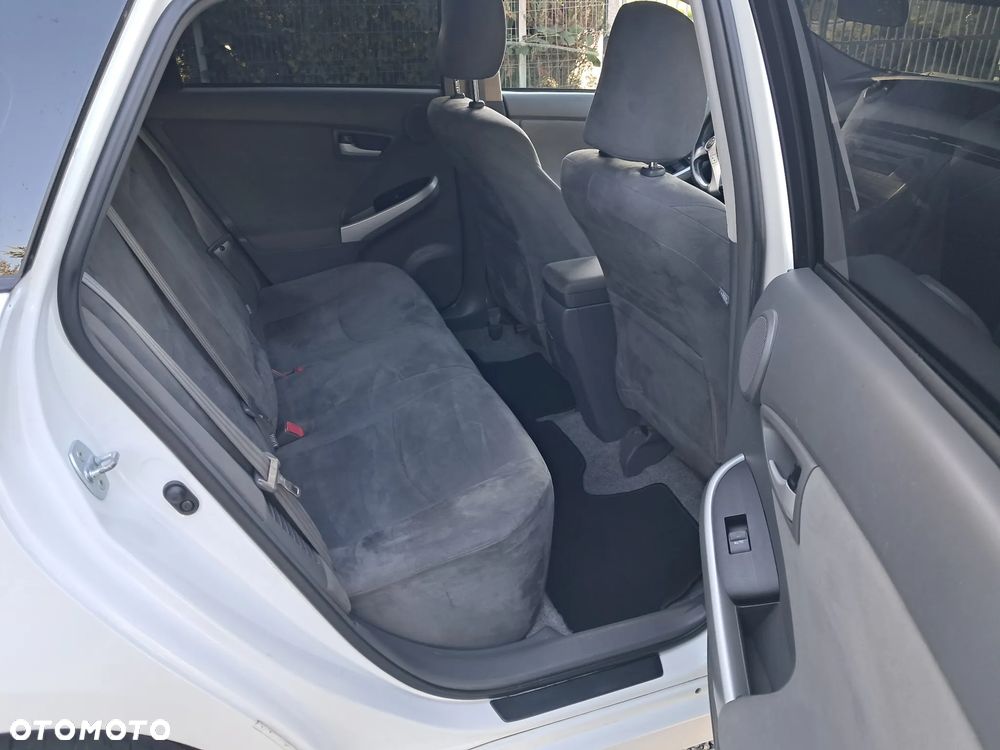Toyota Prius 1.8 HSD Premium - 16