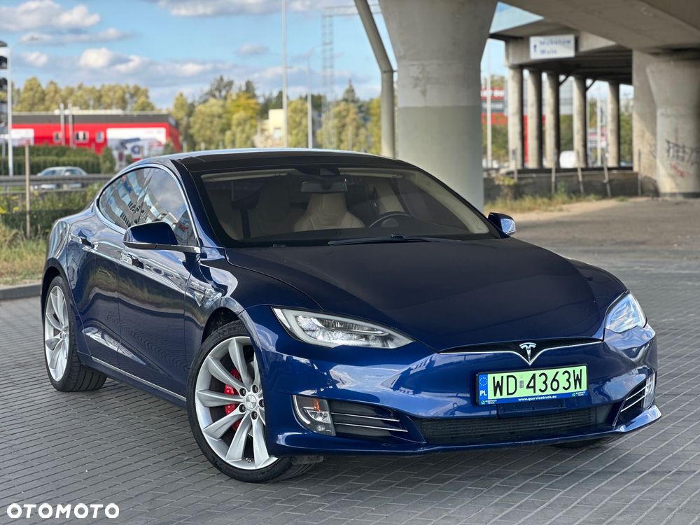 Tesla Model S - 1