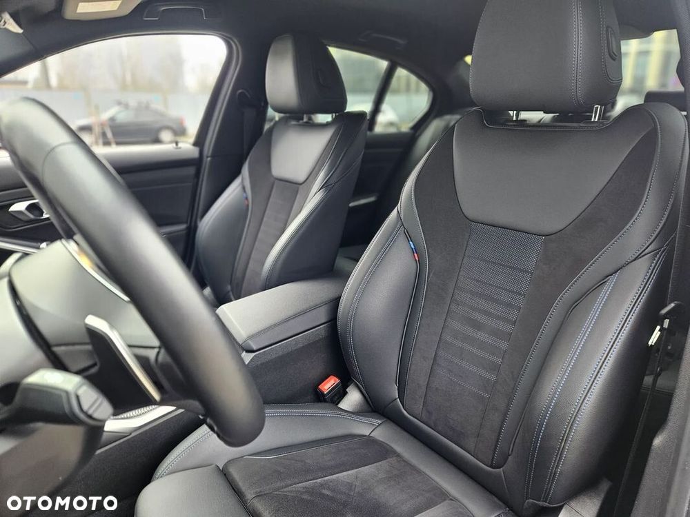 BMW Seria 3 320i xDrive M Sport - 26