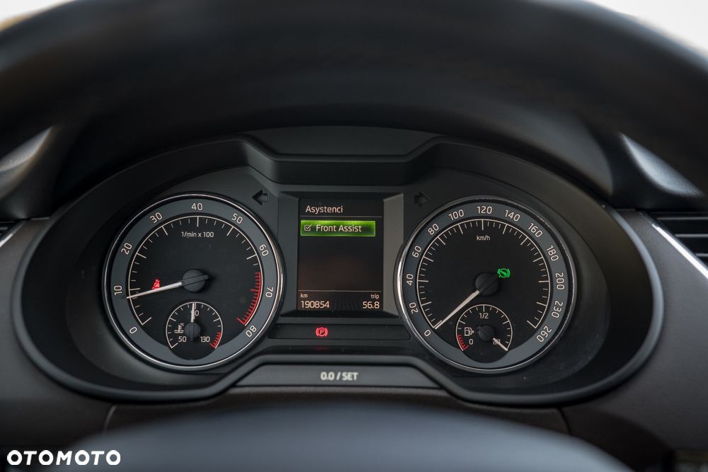 Skoda Octavia 1.8 TSI L&K DSG - 23
