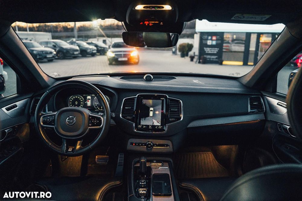 Volvo XC 90 - 7