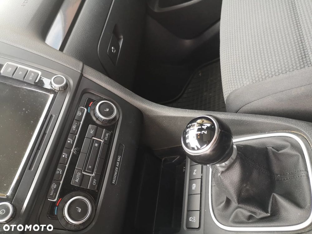 Volkswagen Golf 1.6 TDI DPF BlueMotion Technology Comfortline - 25
