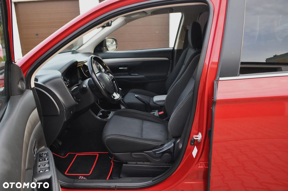Mitsubishi Outlander 2.0 2WD Diamant Edition - 24