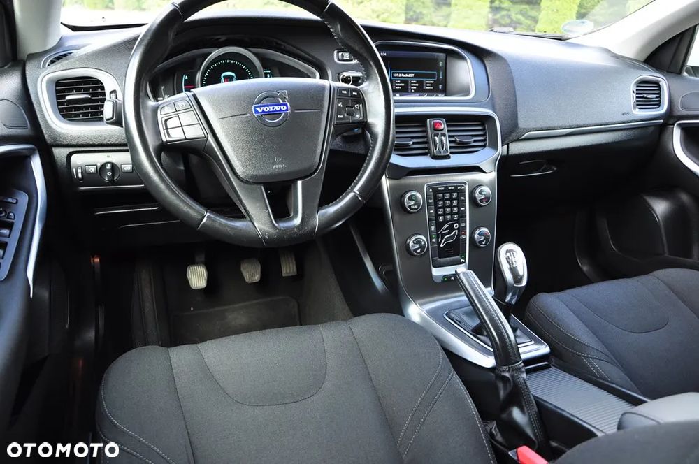 Volvo V40 D2 Momentum - 37