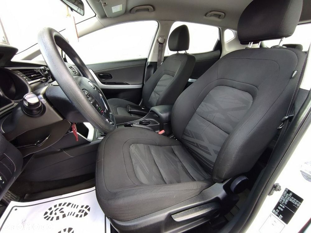Kia Ceed - 9
