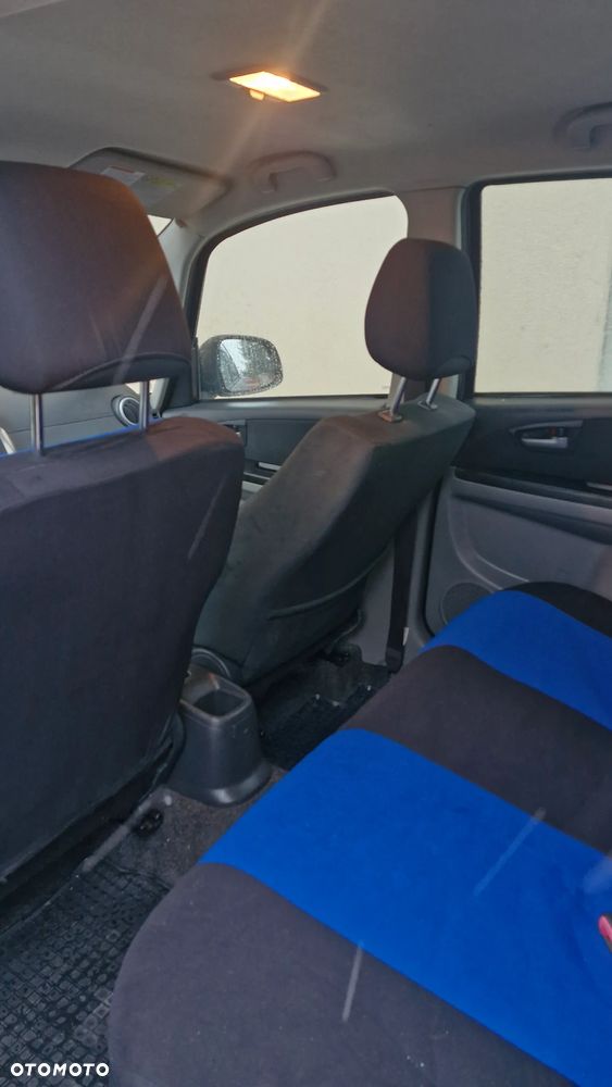 Suzuki SX4 - 8