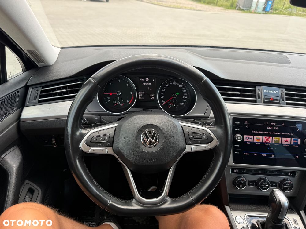 Volkswagen Passat 2.0 TDI SCR DSG Comfortline - 25
