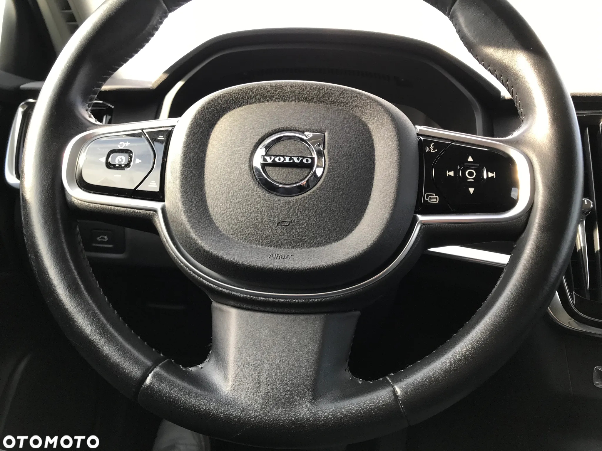 Volvo V90 Cross Country T5 AWD Pro - 29